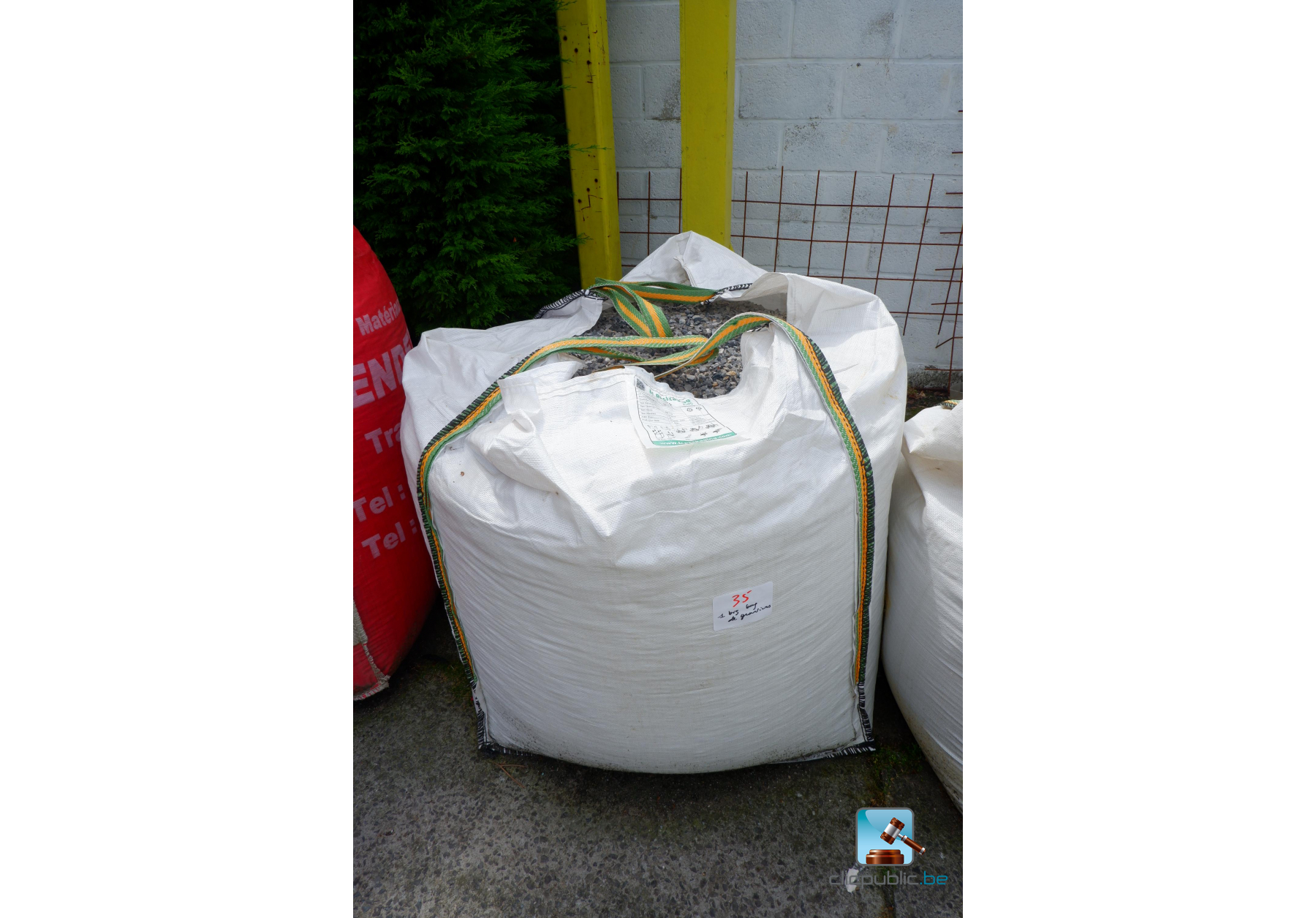 Großer Sack mit Kies - Clicpublic.lu, öffentliche Auktionen mit 1 Klick.