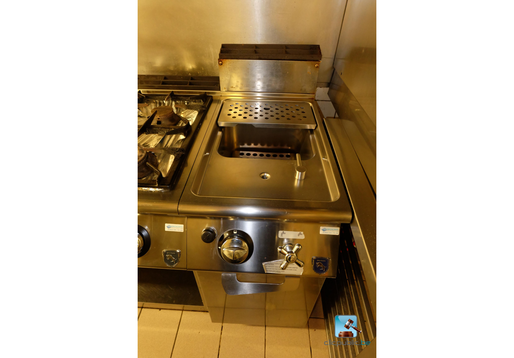 Grande cuisinière à gaz - Clicpublic.be, les ventes publiques en 1 clic.