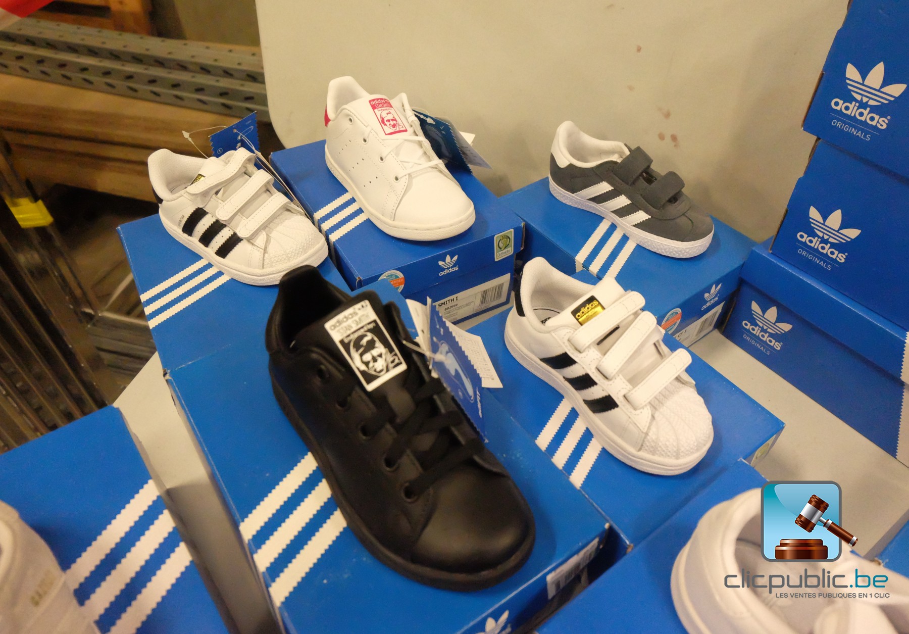 Veel ADIDAS-schoenen - Clicpublic.be, openbare verkopen in één klik.
