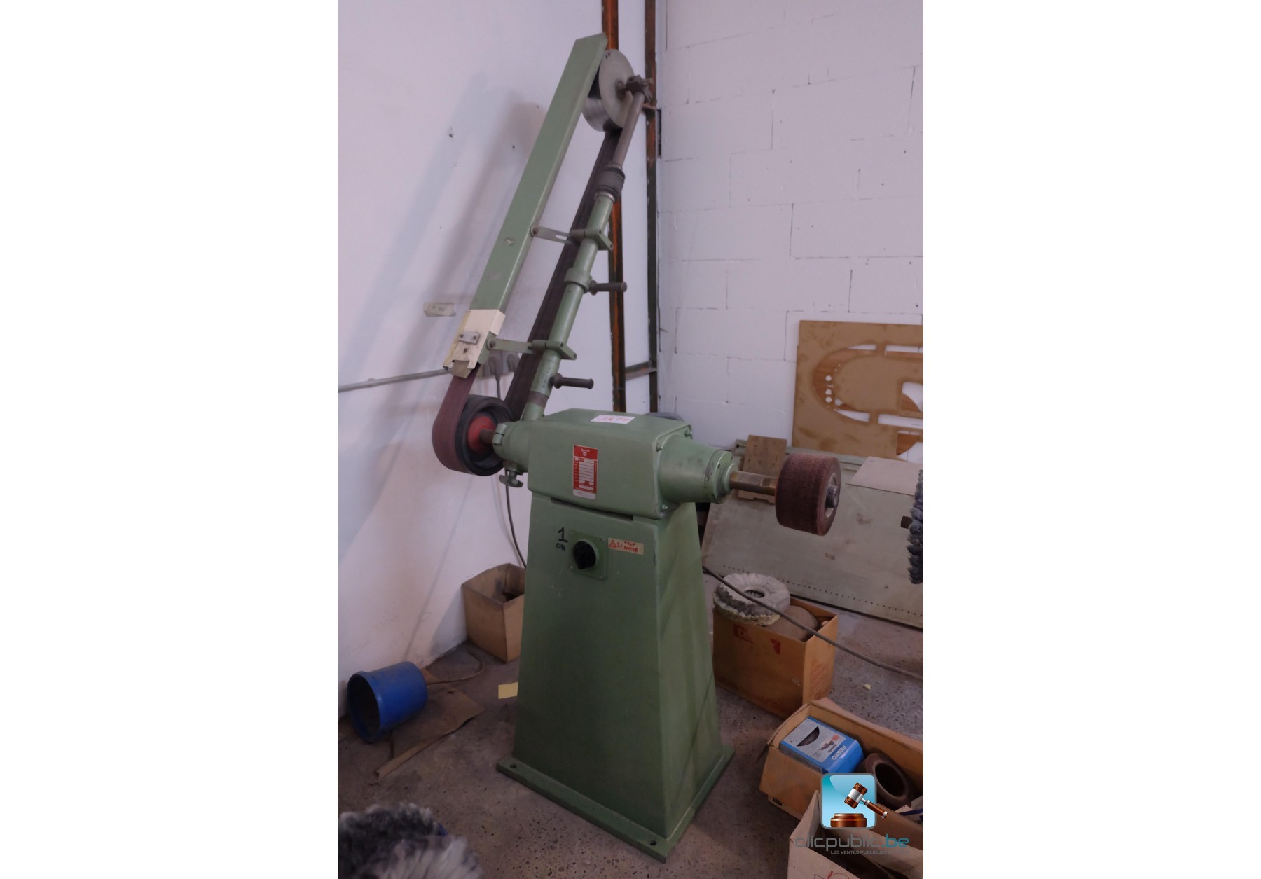 Cireuse à chaussure électrique à partir de 100.59