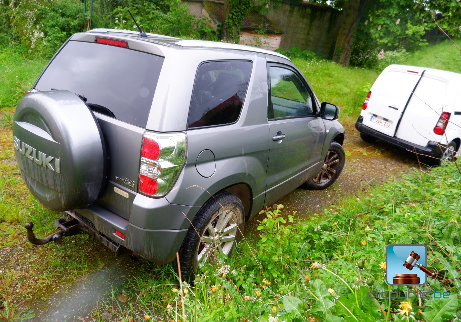 Suzuki grand vitara aux