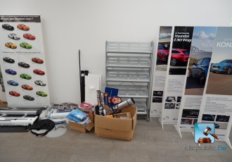 Stapel von Displays und Werbezubehör