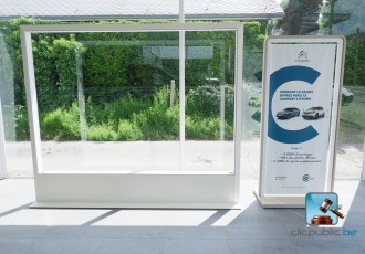 Set von Ausstellungsraum-Displays