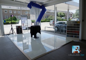 Set mit Präsentationszubehör für den Ausstellungsraum