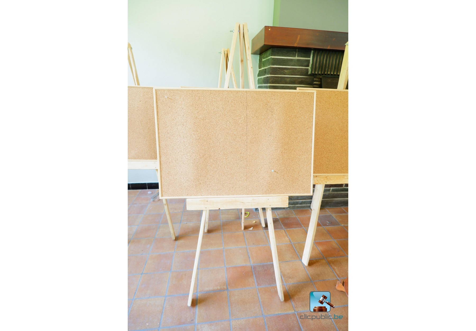 Lot De 25 Chevalets De Présentation En Acrylique Transparent - Support Triangulaire 5.3 X 5.5 Cm Pour Pièces, Médailles, Badges - 14