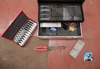 Satz Bits, Bohrer und Steckschlüsseleinsätze