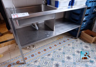 Professioneller Spülenschrank