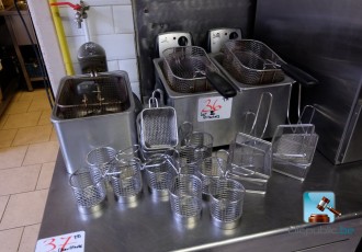 Satz professioneller Friteusen