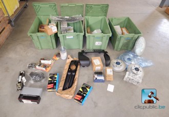 Varia von Autoteilen