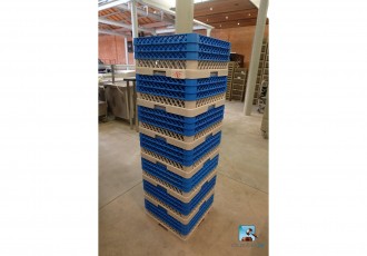 Stapel von Behältern