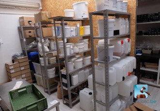 Varia de consommables pour fabrication de cosmétique